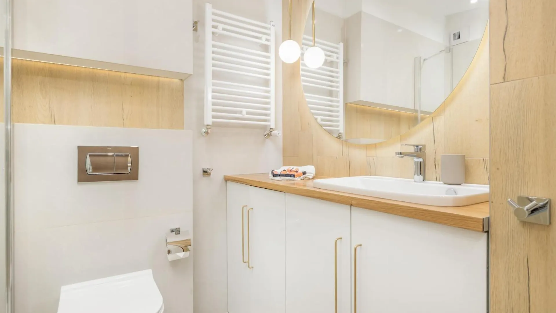 Beautiful Apartment With Balcony And Parking By Noclegi Renters Kolobrzeg