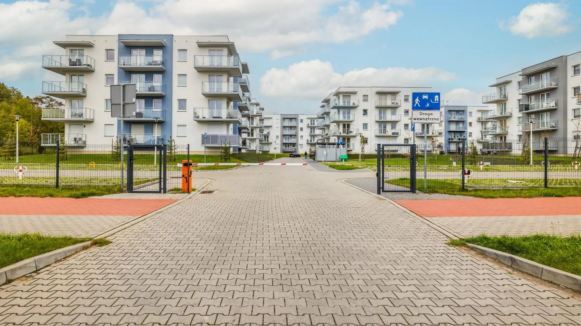 Beautiful Apartment With Balcony And Parking By Noclegi Renters Kolobrzeg
